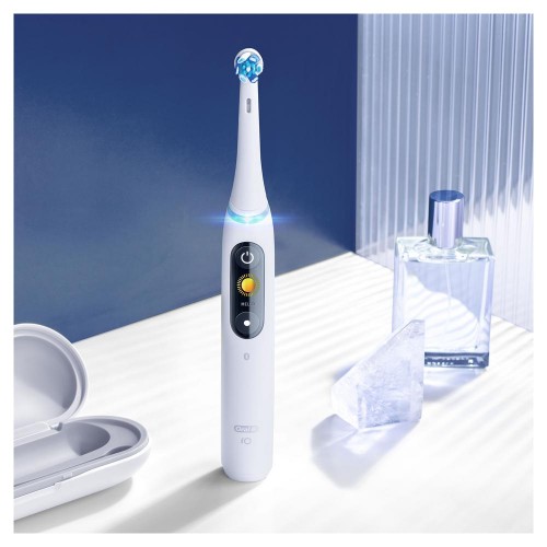 Насадка для зубных щеток Oral-B iO Ultimate Clean White 