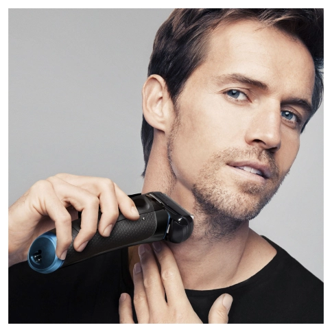 Электробритва Braun Series 9 9242s с зарядной станцией и тканевым футляром 4