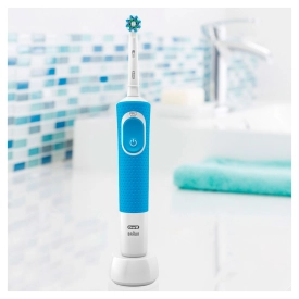 Электрическая зубная щетка Oral-B Vitality голубая CrossAction