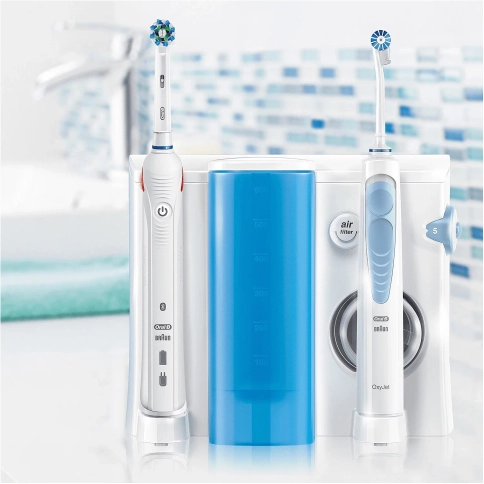 Oral-B Ирригатор Professional Care OxyJet Cleaning system + Электрическая зубная щетка Smart 5000 1