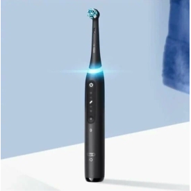 Электрическая зубная щетка Oral-B iO 5 Matte Black + насадка Ultimate Clean для эффективной чистки (4 шт) 