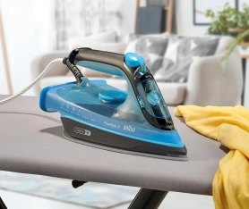 Парогенератор, утюг с мощным паром или отпариватель: что лучше для дома?