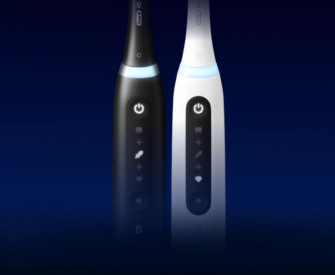  Электрическая зубная щетка Oral-B iO 5 Matte Black c насадками Ultimate Clean (2 шт) черные